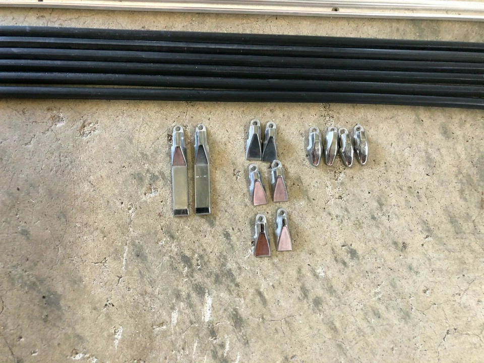 Datsun 610 techo rígido cupé moldura lateral. Foto 2 de 4