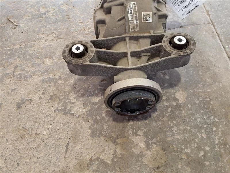 2015-2020 Dodge Charger Challenger RWD Rear Differential Carrier 2.62 Ratio OEM - Image 4 of 4