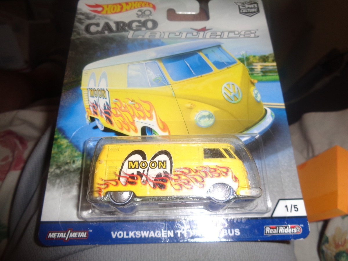 ホットウィール フォルクスワーゲン ビートルVariant Panel Bus Amazon.com: Hot Wheels 2020 Boulevard Series Volkswagen T1