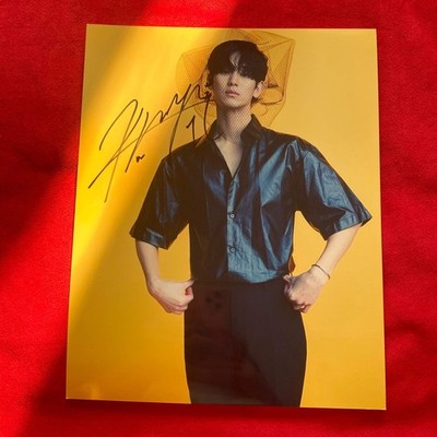   Kim Soo Hyun 10-Inch Autograph   Limited Edition Signed Photo Collectible