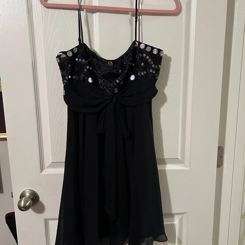 BCBGMaxAzria Embellished Silk Cocktail Dress New with Tags Size 8 - Image 3 of 4
