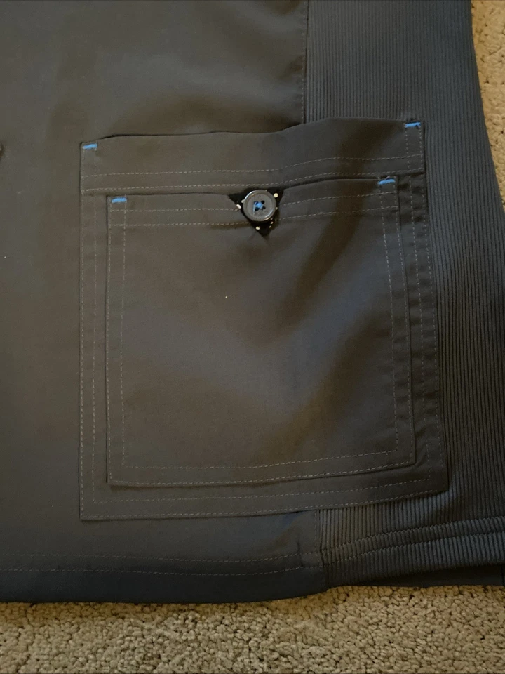 ***NUEVO CON ETIQUETAS*** TOP EXFOLIANTE KOI BASICS “KATIE” ABRIGO SIMULADO CARBÓN XS Foto 2 de 4