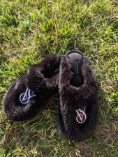 NW0T Victoria's Secret Luxe Plush Closed-Toe Slippers Medium 7 - 8 , Black