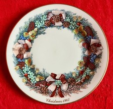 LENOX COLONIAL CHRISTMAS WREATH ISSUE 1982 ~ Limited Edition ~ Made In USA ~