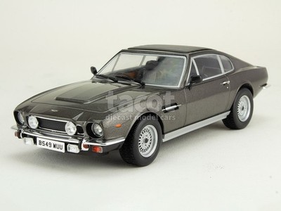 Aston Martin V8 Vantage Volante James Bond 007 1977 Modellpresse 1/24