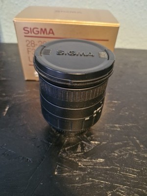 Sigma 28-200mm f/3.8-5.6 UC Aspherical Autofokus-Zoomobjektiv.