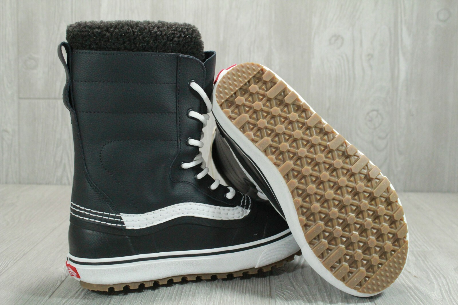 Vans Off The Wall Standard MTE Winter Snow Boots Black White Mens 8.5