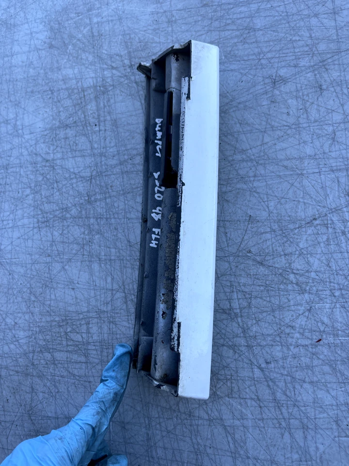 1998 MERCEDES-BENZ S320 W140 FRONT BUMPER TOW COVER TRIM GRILL LEFT SIDE OEM - Image 4 of 4