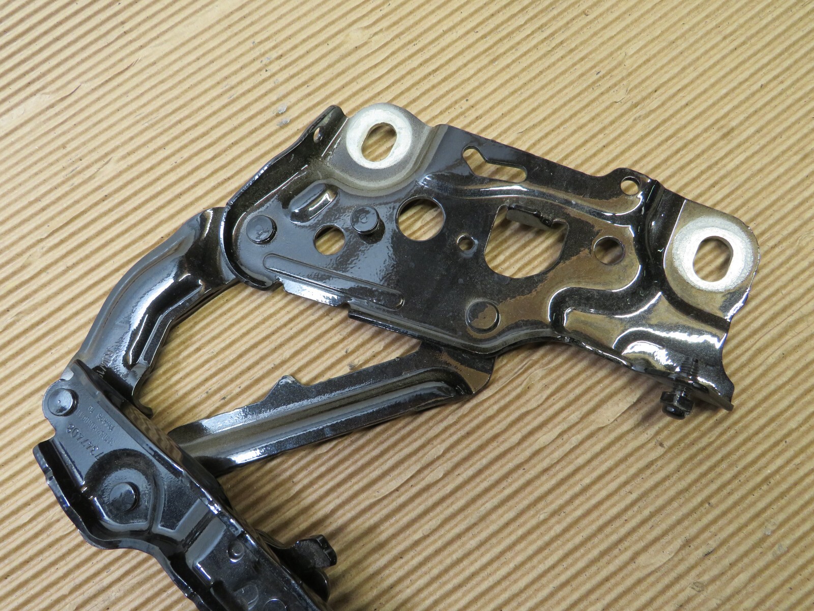 2017-2022 BMW 5 6 7 8 SERIES FRONT RIGHT ENGINE HOOD HINGE 7347408  