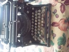 Underwood No4 Typewriter Vintage  1915  Original standard Excellent.. thumbnail