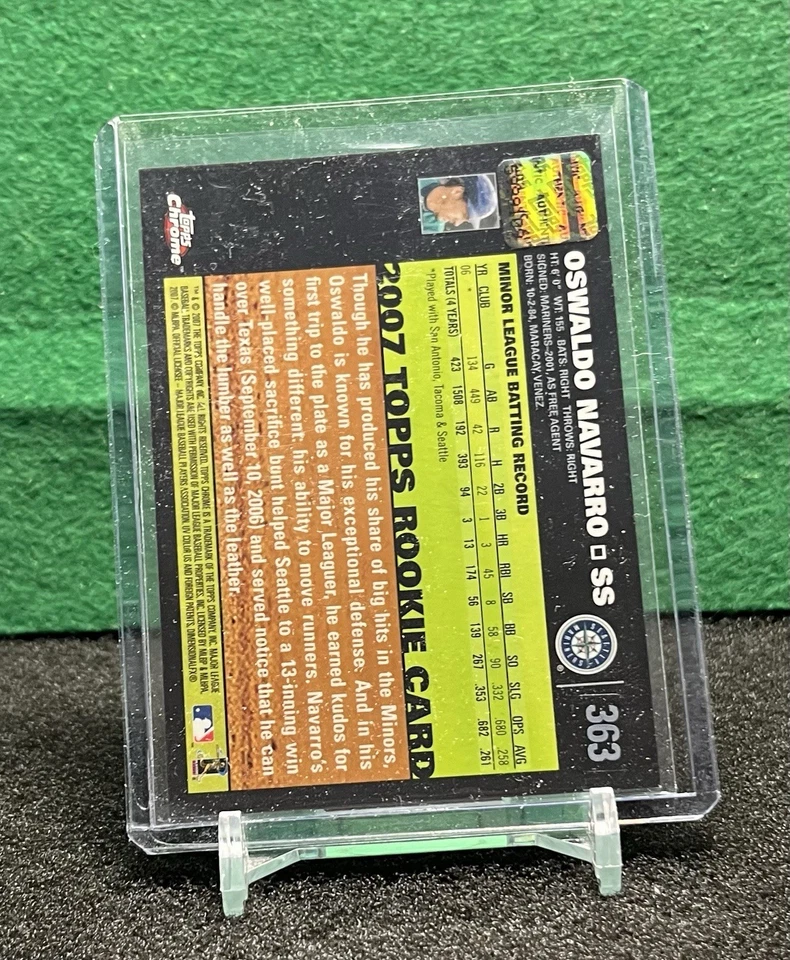 Oswaldo Navarro 2007 Topps Chrome #363 (AU, RC) Seattle Mariners rookie auto RC - Image 2 of 2