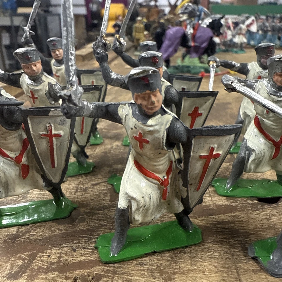 Espadas escudos de caballeros fundidos huecos cruzados personalizados Cherilea Inglaterra de colección Foto 3 de 4