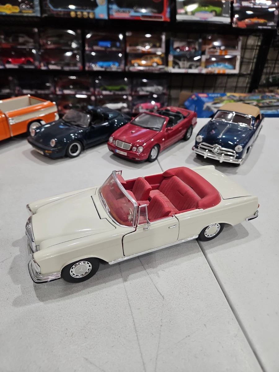 Maisto Mercedes-Benz 1:18 Scale Diecast Cars, Trucks & Vans for