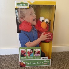 Big Hugs Elmo NEW IN PACKAGE 22  Hasbro From 2012 - A4256 NIB