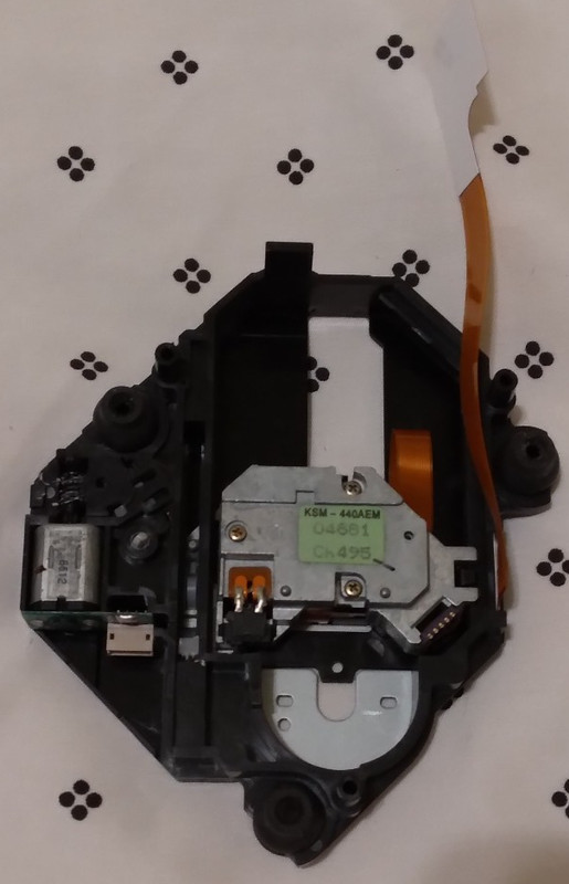 SONY PLAYSTATION CD LENS ASSEMBLY KSM 440AEM=FOR PARTS NOT WORKING