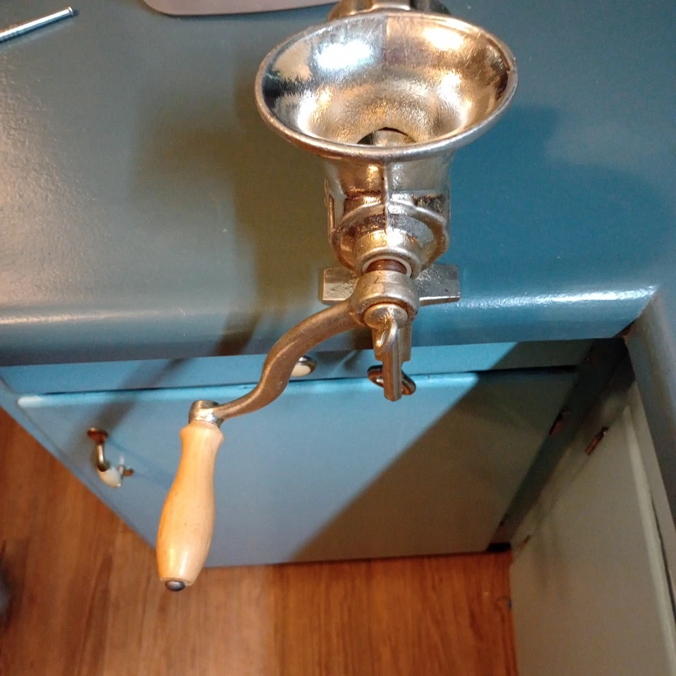 Vintage Porkert 10 Meat Grinder Cast Iron Hand Crank Chrome. - Image 2 of 4