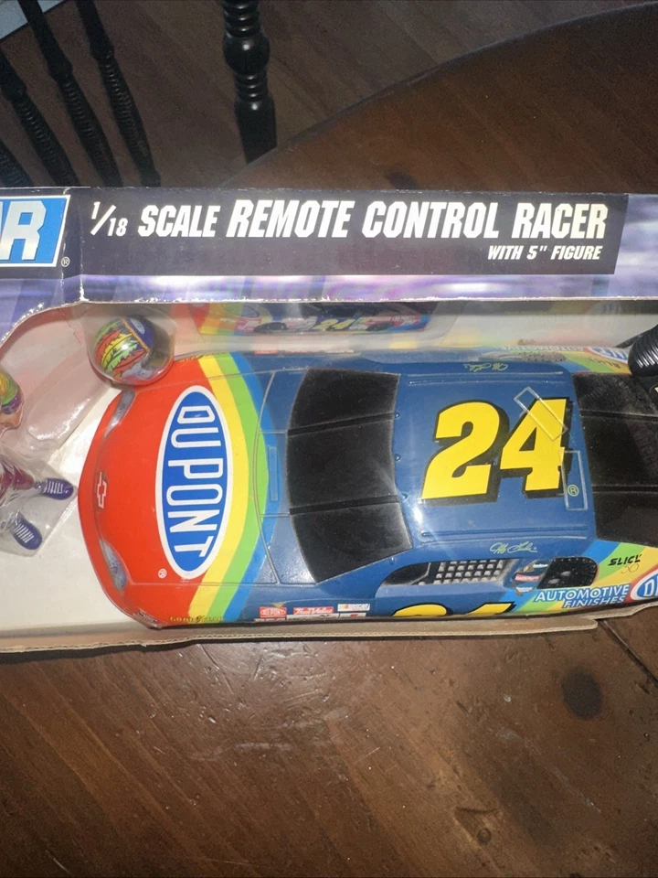 Toy Biz Jeff Gordon #24 Depont NASCAR 1/8 Scale Remote Control Car NIB Vintage - Image 4 of 4