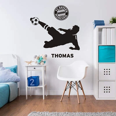 Wandtattoo + Name FCB Fußballer 01 FANSHOP FC BAYERN WANDAUFKLEBER KINDERZIMMER