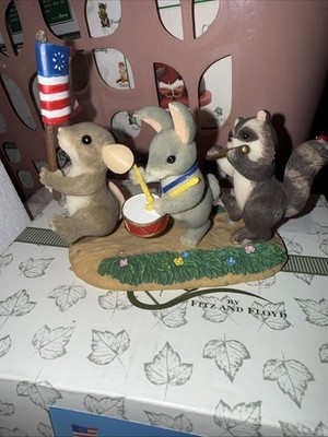 Charming Tails by Fitz and Floyd Figurine ''Free to be Friends'' w/box