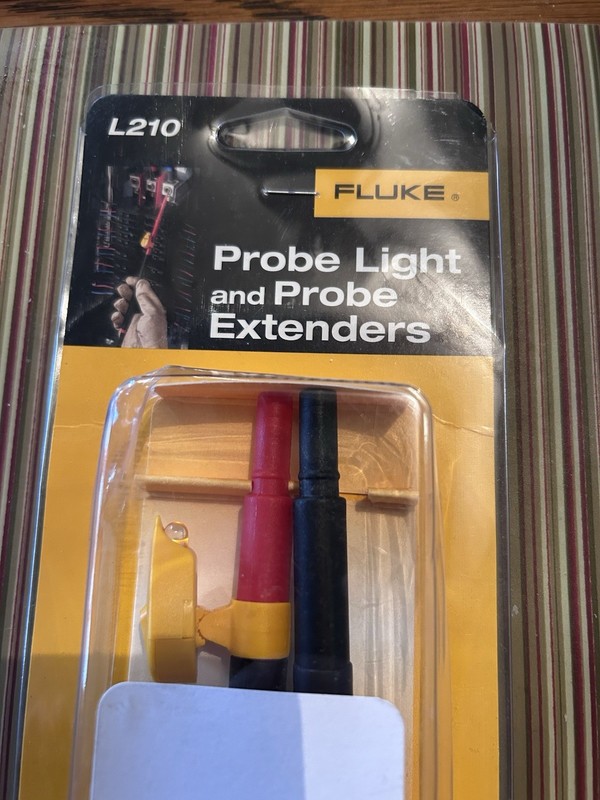 Fluke Probe Light and Probe Extenders L210