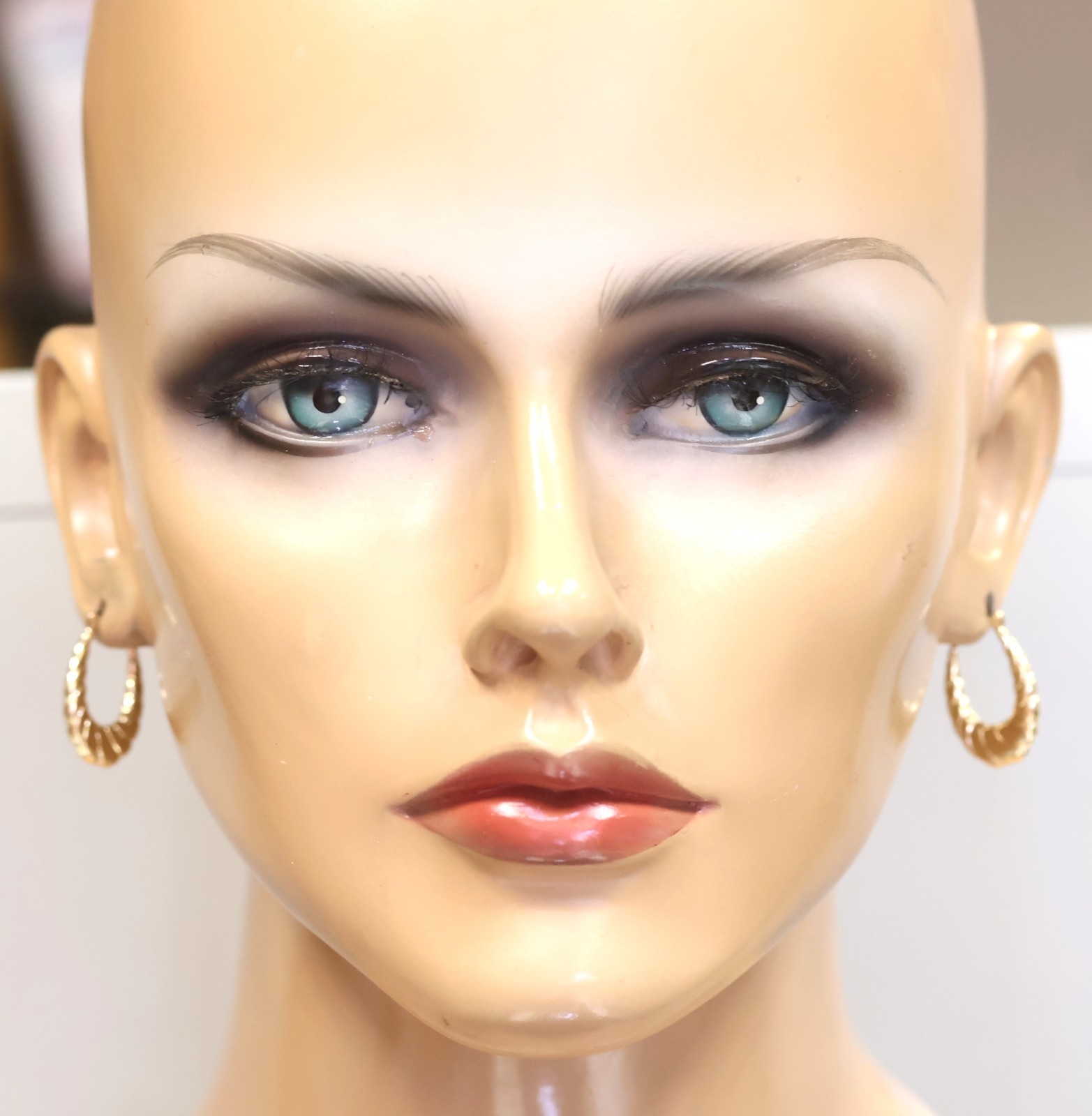 14k Yellow Gold pattern Oval Solid Hoop Huggie Ea… - image 7