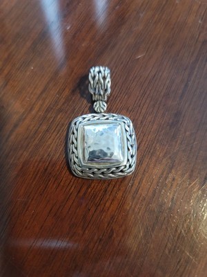 John Hardy gehämmerter quadratischer kabelgeflochtener Anhänger Sterlingsilber 9,99 Gramm