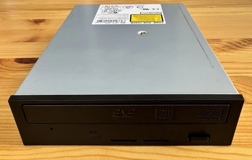 Pioneer DVD RW  DVR-106DB, DVD+R/-R Writer Brenner Laufwerk 5,25" IDE