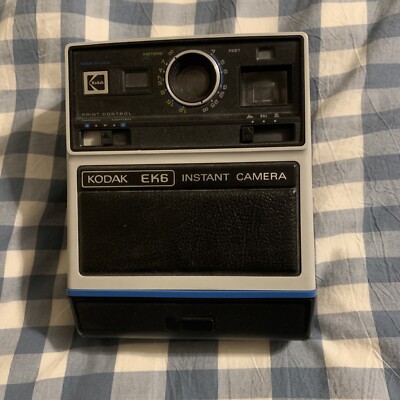 Vintage 1970 Kodak EK6 Instant Camera with ITT Magic Flash