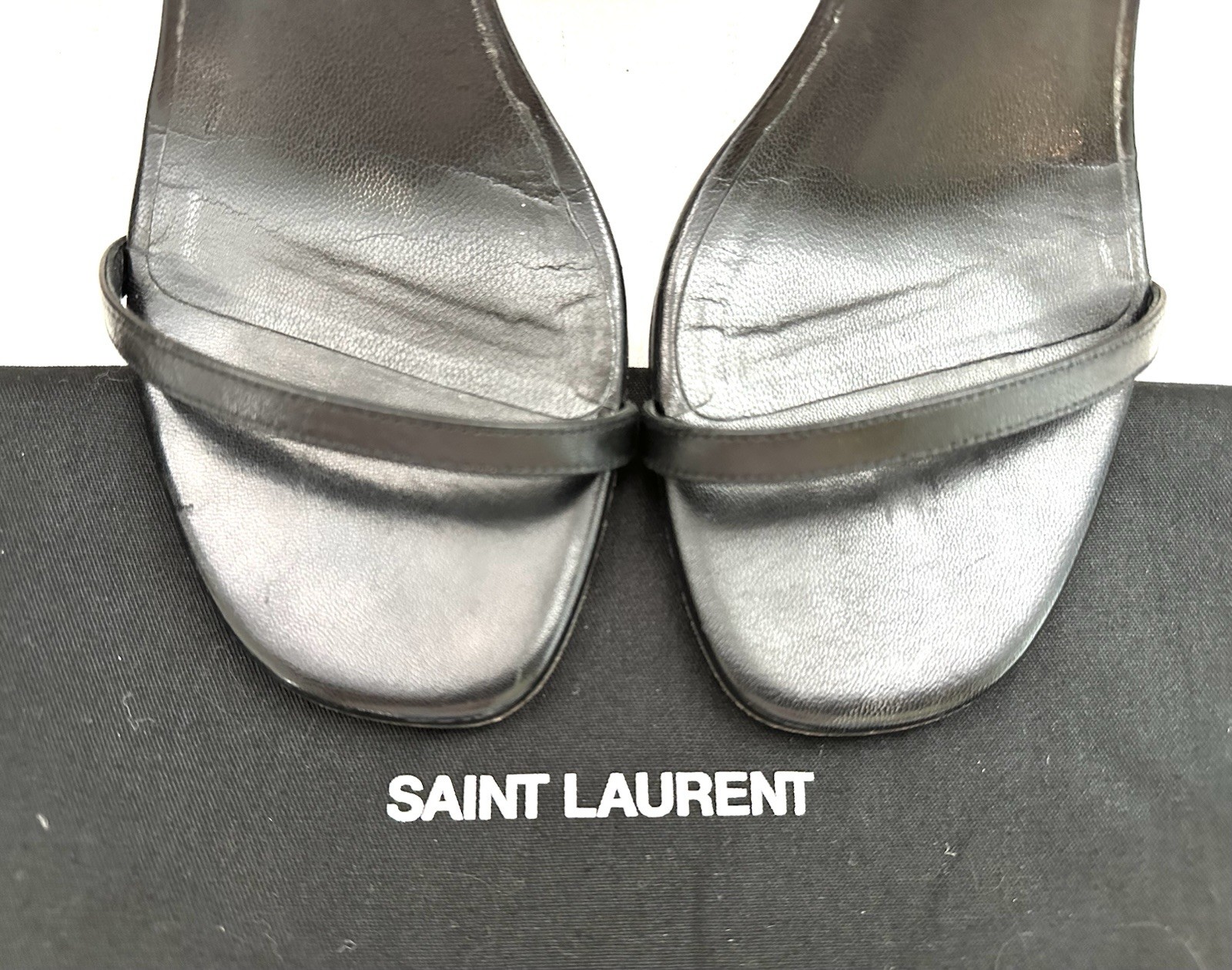Sandali in pelle nera con cinturino skinny SAINT LAURENT originali e tacco alto con scatola 36