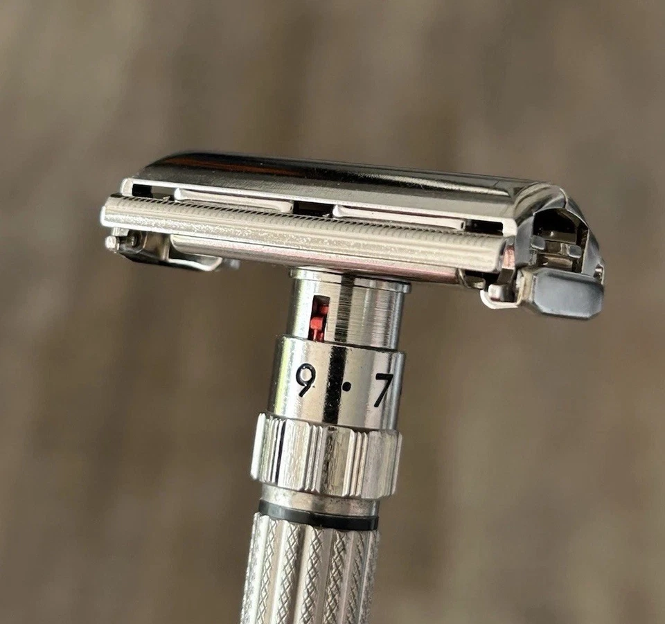 Vtg. RARE 1959 GILLETTE 195 Adjustable Fat Boy Razor Complete Kit, New Unused! - Image 3 of 4