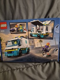 LEGO CITY: off road mountain truck 221 pieces & Ambulance emergency184 pieces