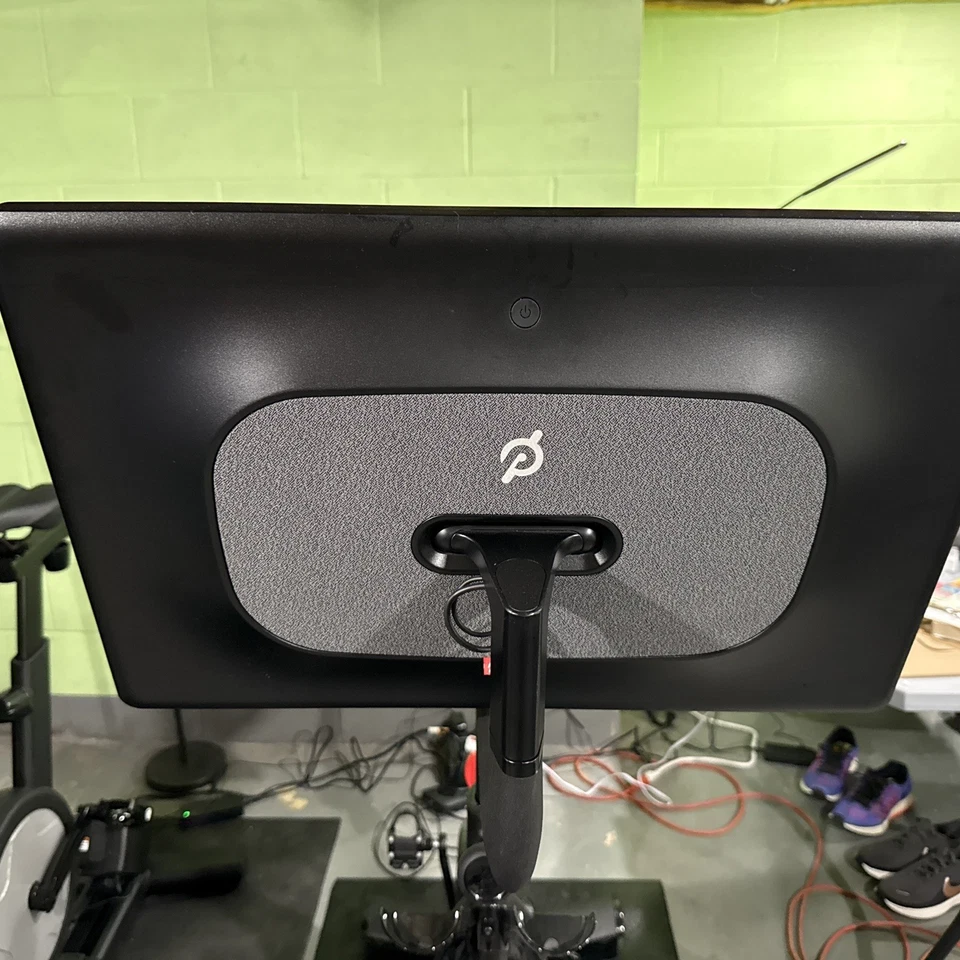 Bicicleta estática Peloton + cebada usada Foto 2 de 4