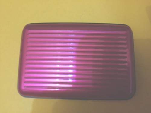 PORTA CARTE IMPERMEABILE TESSERE RIGIDO FUCSIA ALLUMINIO | eBay
