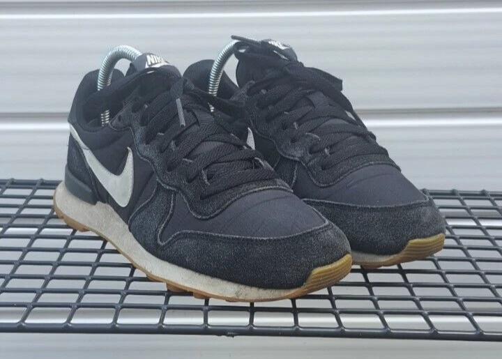 Black and hotsell white internationalist trainers