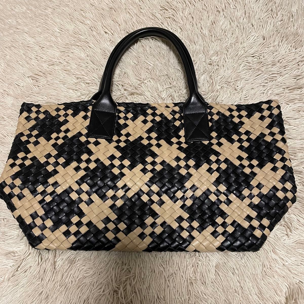 Bottega Veneta Cava PM Bicolor Leather Handbag Used Condition