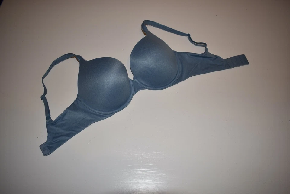 Sujetador Victoria's Secret Body de Victoria Forma Perfecta Acolchado Azul 32DD Foto 2 de 4