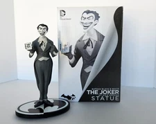 DC Direct Batman Black and White The Joker Statue Dick Sprang # 1884 / 5200