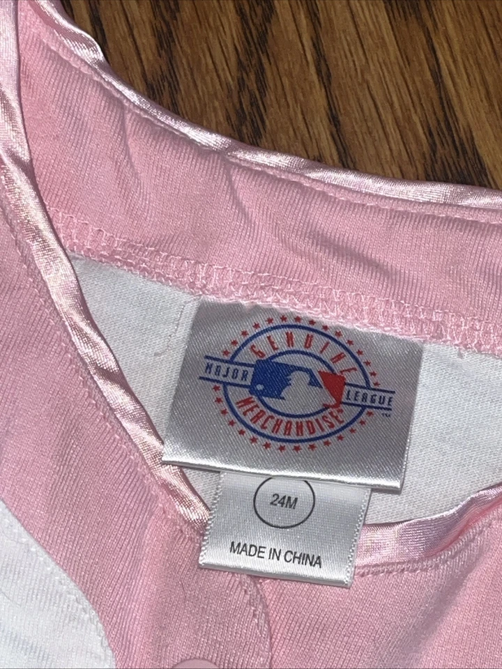 De colección Años 90 Piratas de Pittsburgh Bebé Una Pieza Rosa 24 Meses MLB NUEVO CON ETIQUETAS Con Sombrero Foto 3 de 4
