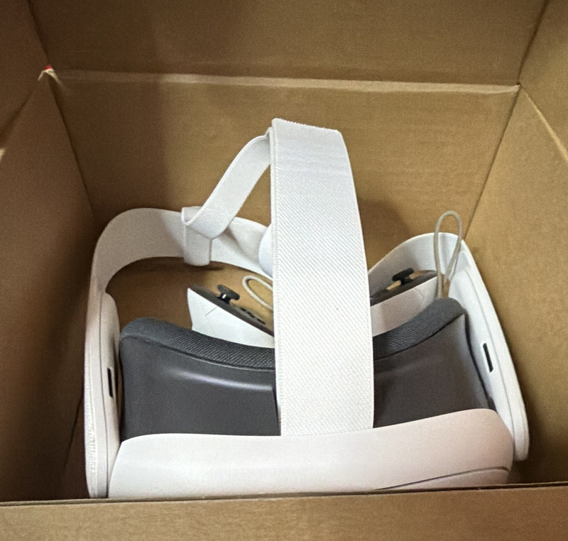 Meta Quest 2 Standalone VR Headset - White Virtual Reality Headset
