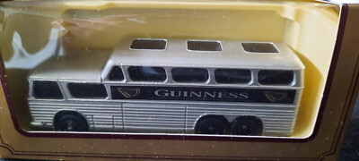   Days Gone by Lledo, Made in England   Greyhound Bus   Werbe-Modell - Guinness