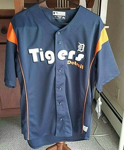 detroit tigers button up jersey