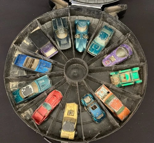 (12) Vintage Hot Wheels Redline Lot BARN FIND Cars w/Case - Camaro Corvette VW+