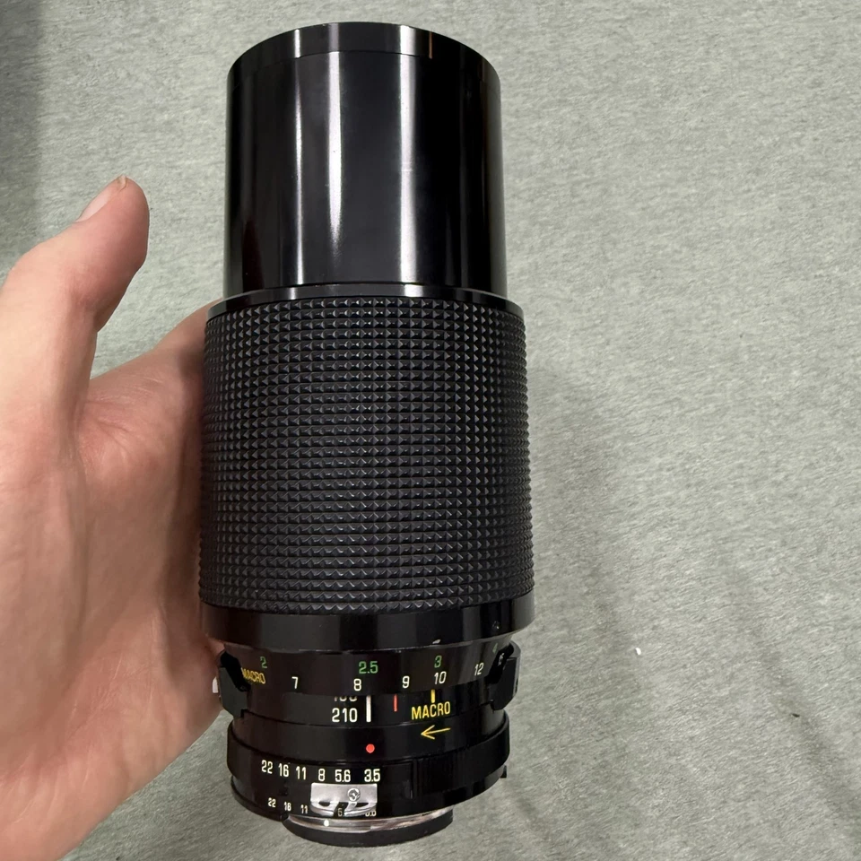 Vintage Vivitar Series 1 VMC 70-210mm f/3.5 Macro-Focusing Zoom Lens - Image 3 of 4