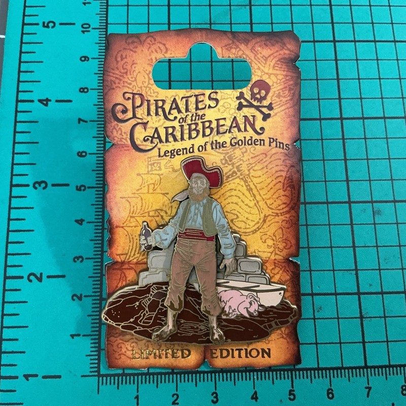 Disney Pirates  Of The Caribbean Legend Of The Golden Pin LE 1250, New.