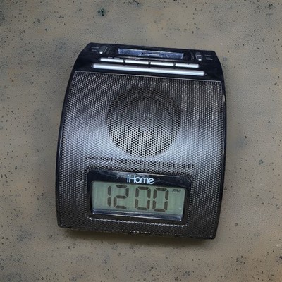 iHome iP11 iPod/iPhone Docking/ Charging Station Alarm Clock Speaker Black