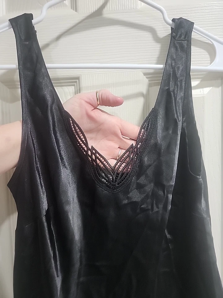 Top Cami Satinado Borde Encaje De Colección Talla M Negro Y2K Babydoll Romántico Bruja Cabernet Foto 4 de 4