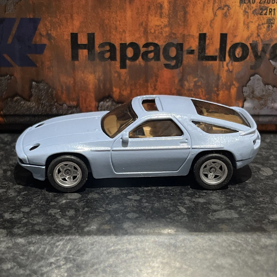 Hot Wheels Porsche 928s Custom con pilotos reales Foto 2 de 4