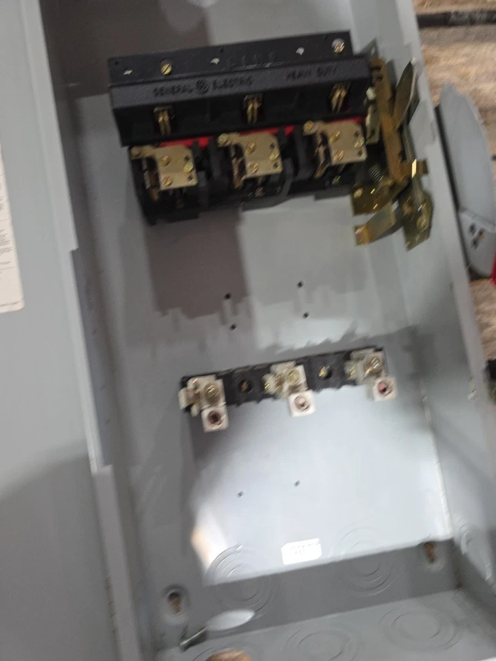 Interruptor de seguridad desconexión GE TH3364 200 Amp 600v fusible 3 fases 3W tipo 1 Foto 3 de 4