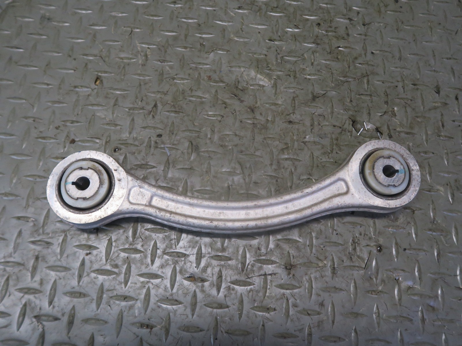 Maserati Quattroporte 2017-2021 Rear Right Upper Control arms Set