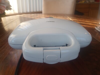 Vtg Chefmate 2 Slice Waffle Maker White Standard Model: CMWB2 120V 640W Tested 